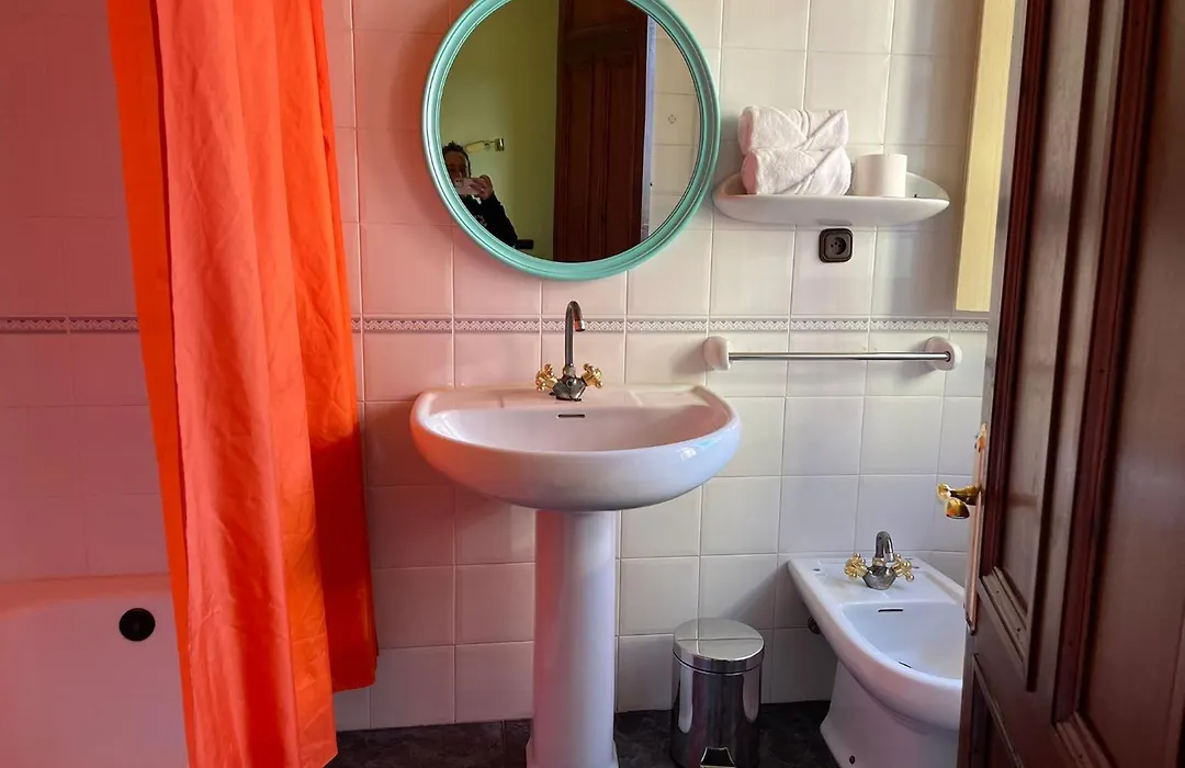 Hostal Esmeralda-1